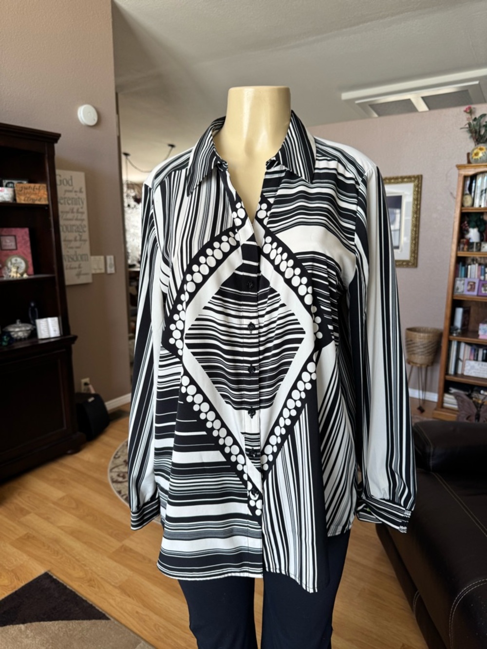 Alfani black & white long sleeves button up blouse-size 16